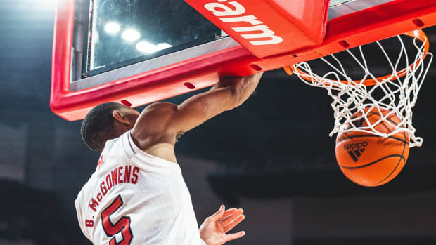 Bryce McGowens dunk